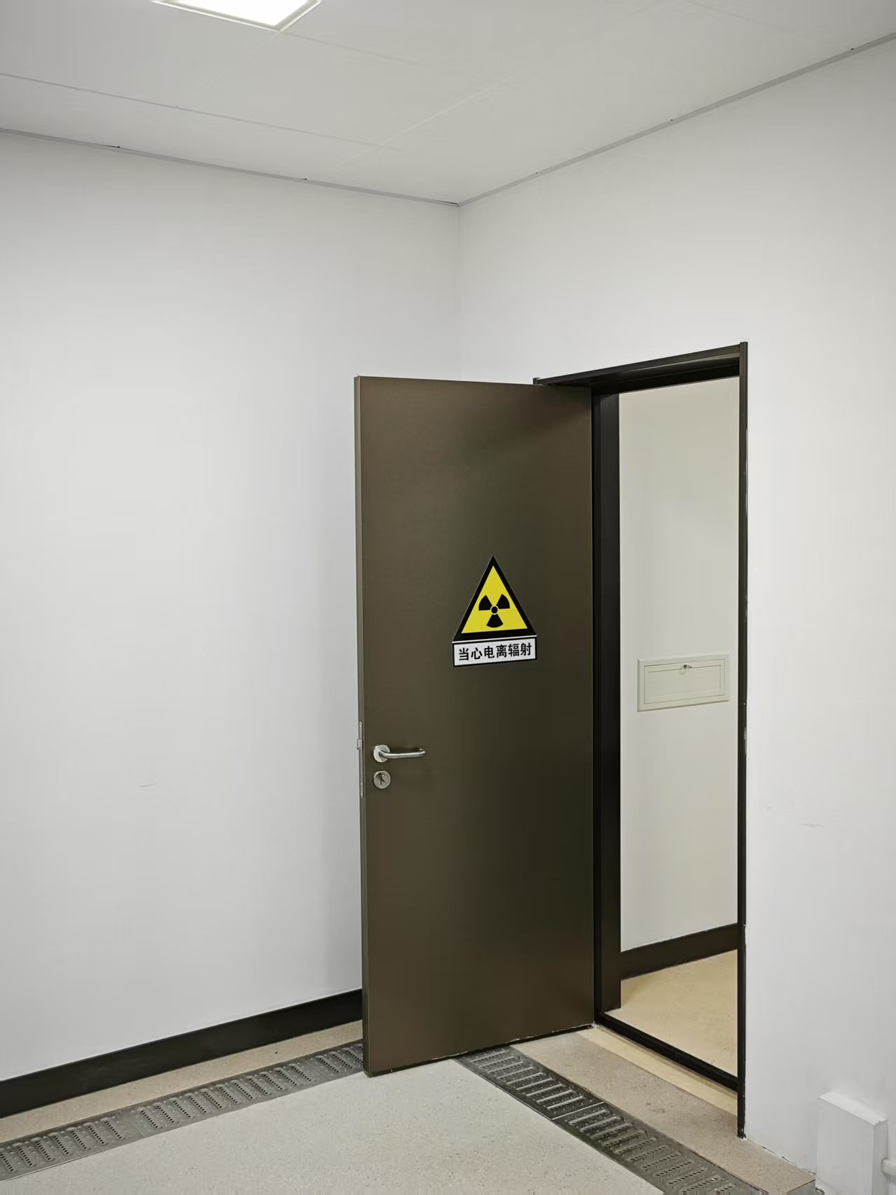 泉州CT室手动单开防护铅门